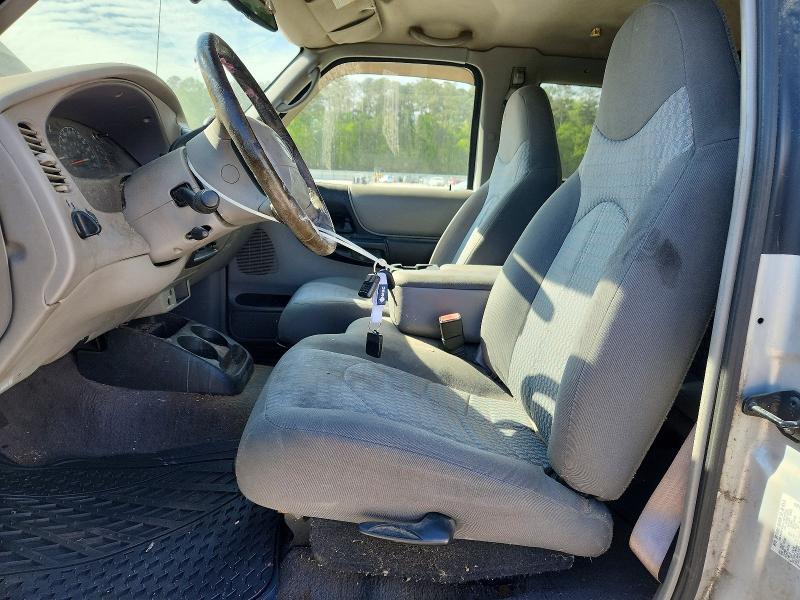 2002 Mazda B3000 cab Plus