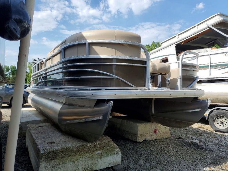 2023 Sun Tracker Boat