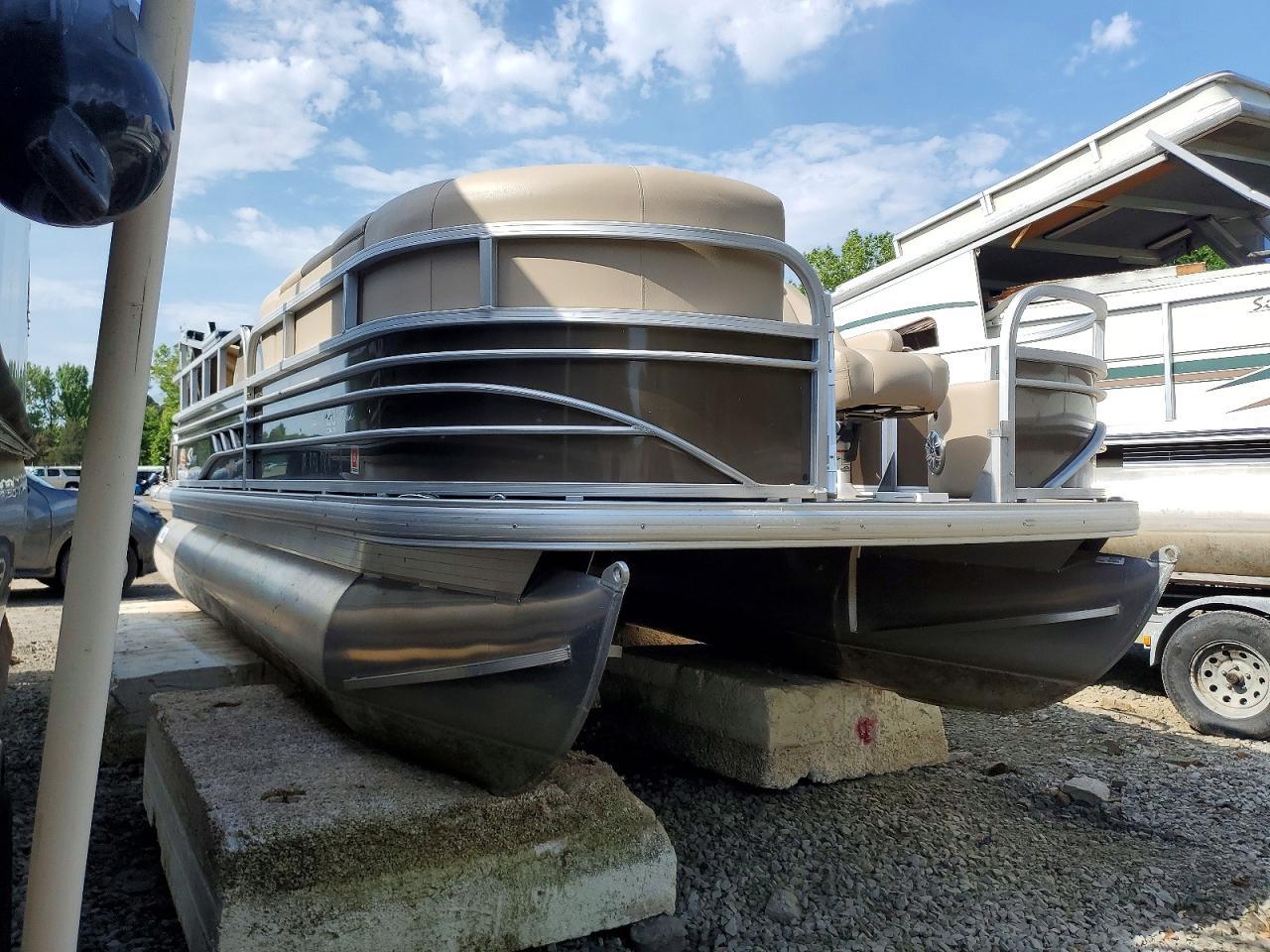 2023 Sun Tracker Boat