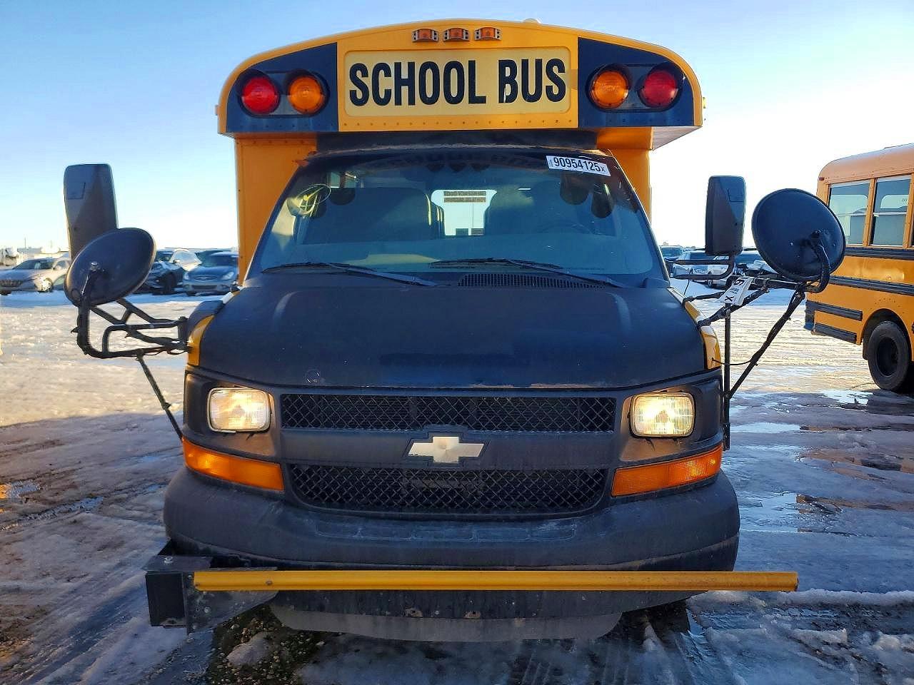 2010 Chev Express Cutaway G3500