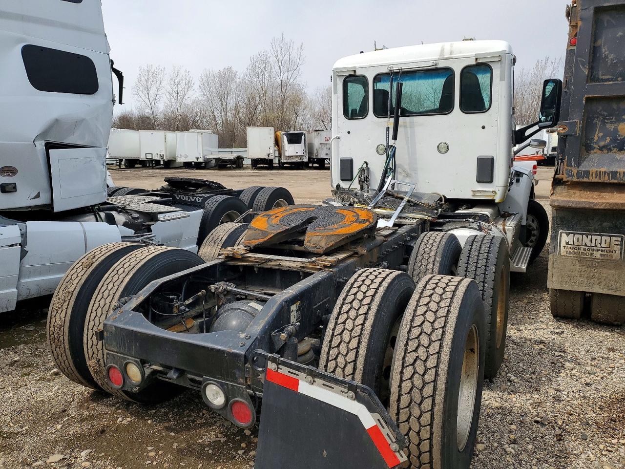 2017 Peterbilt 579 Semi Truck