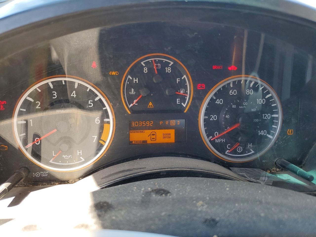 2014 Nissan Titan SV