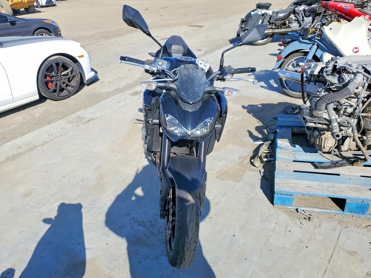 2017 Kawasaki ZR900