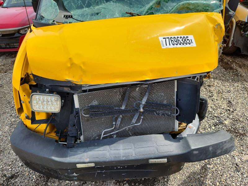 2017 GMC Savana box Truck