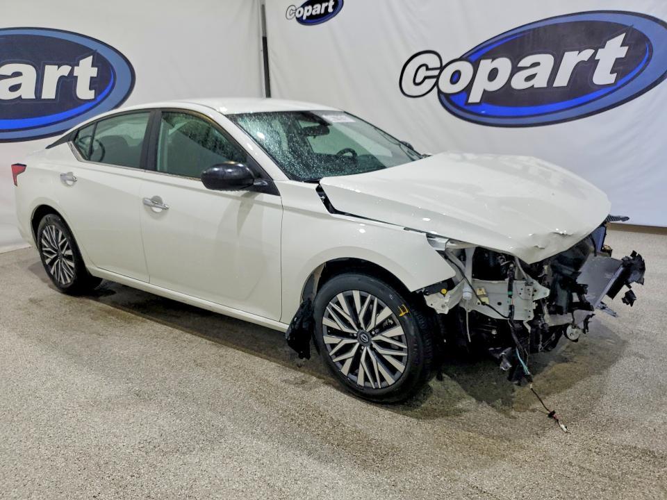 2025 Nissan Altima 2.5 sv