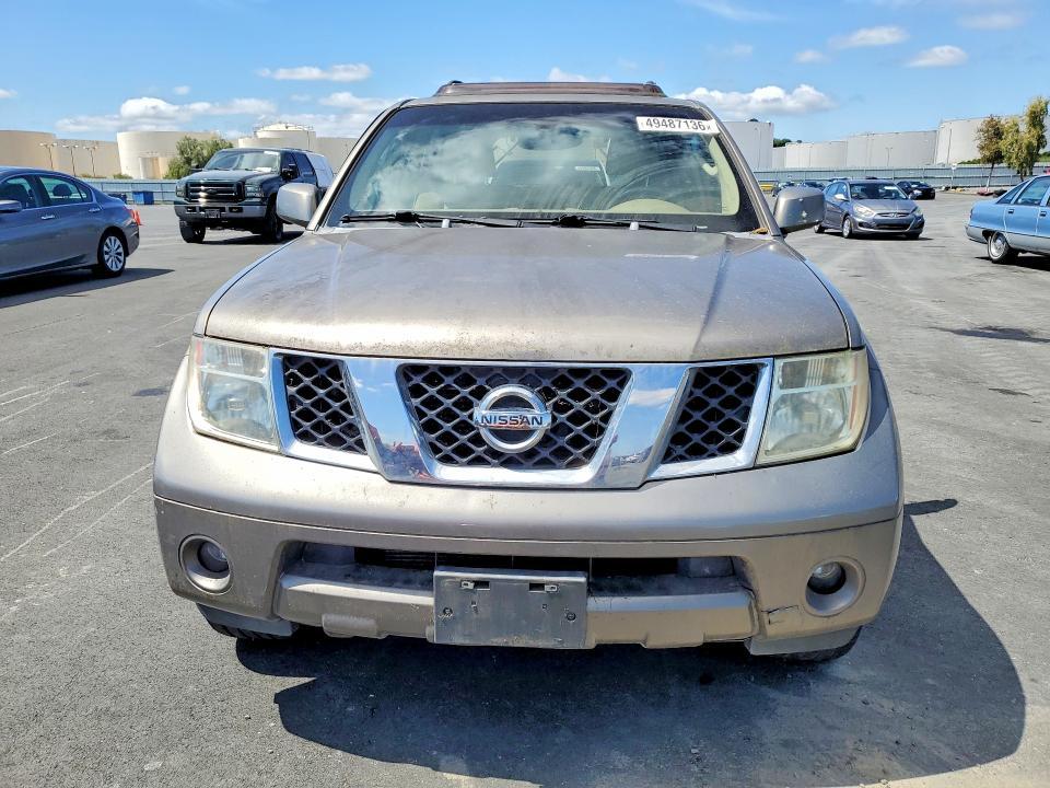 2005 Nissan Pathfinder xe