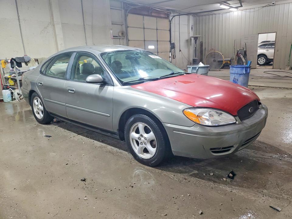 2004 Ford Taurus se