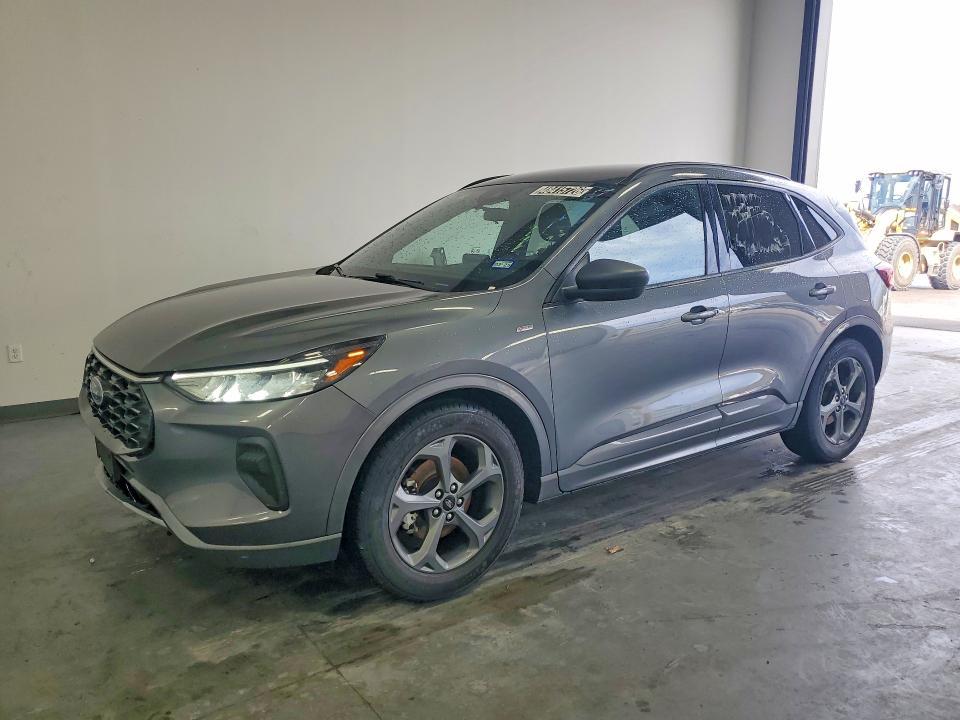 2023 Ford Escape st Line