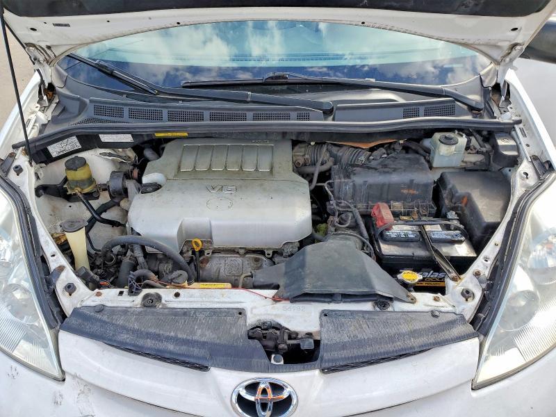 2010 Toyota Sienna le 7-passenger