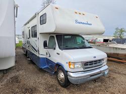 Salvage trucks for sale at Davison, MI auction: 2001 Ford Econoline E450 Super Duty Cutaway Van