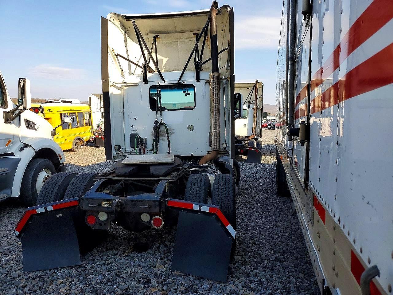 2017 Peterbilt 579 Semi Truck