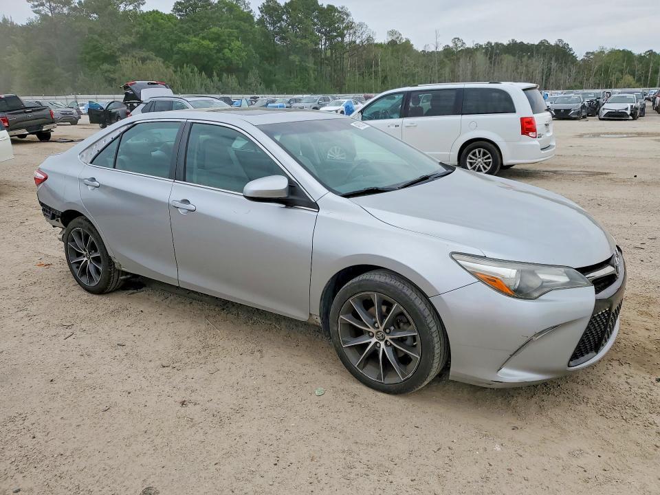 2015 Toyota Camry xse