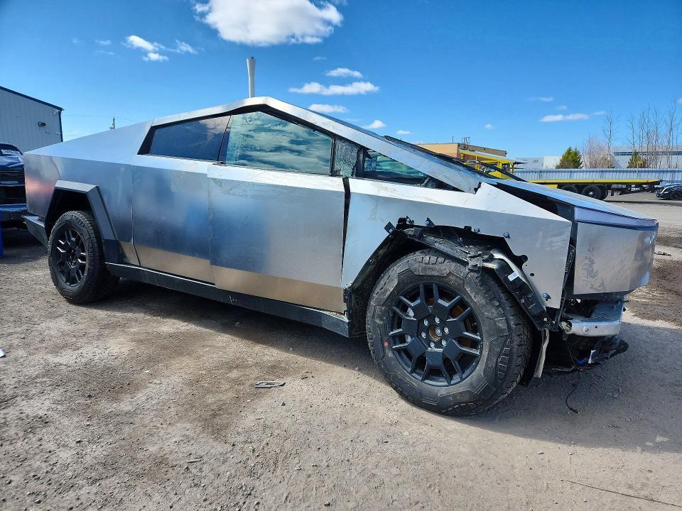 2025 Tesla Cybertruck