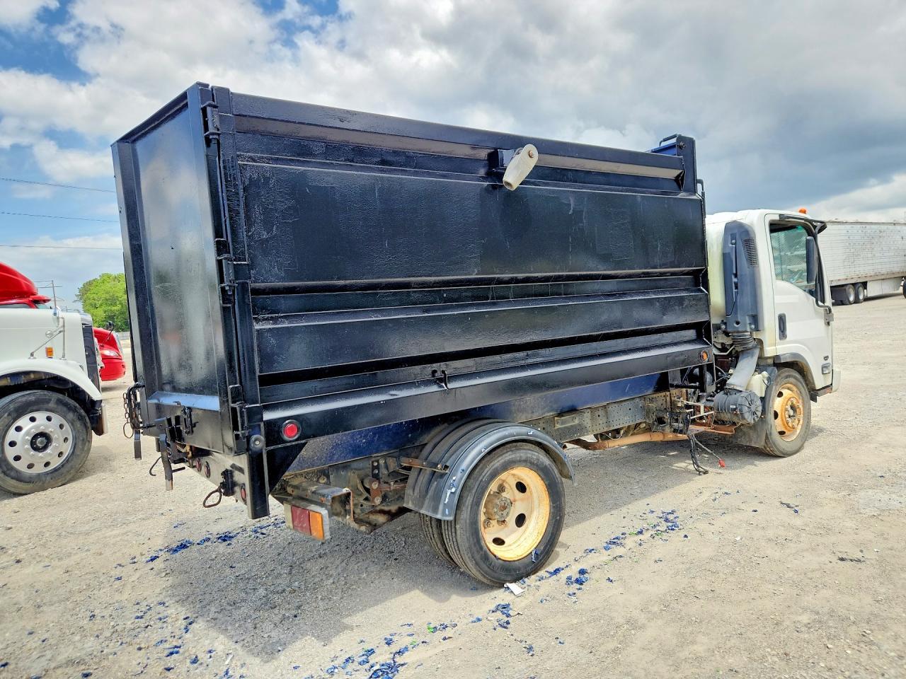 2015 Isuzu NPR HD