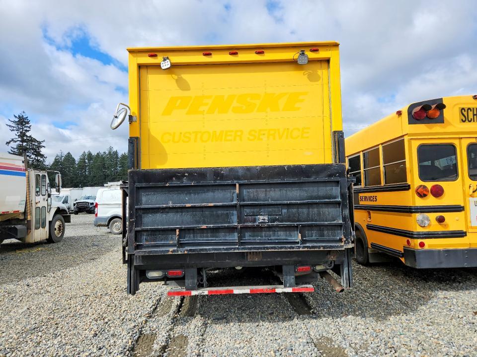 2011 GMC Savana box Truck