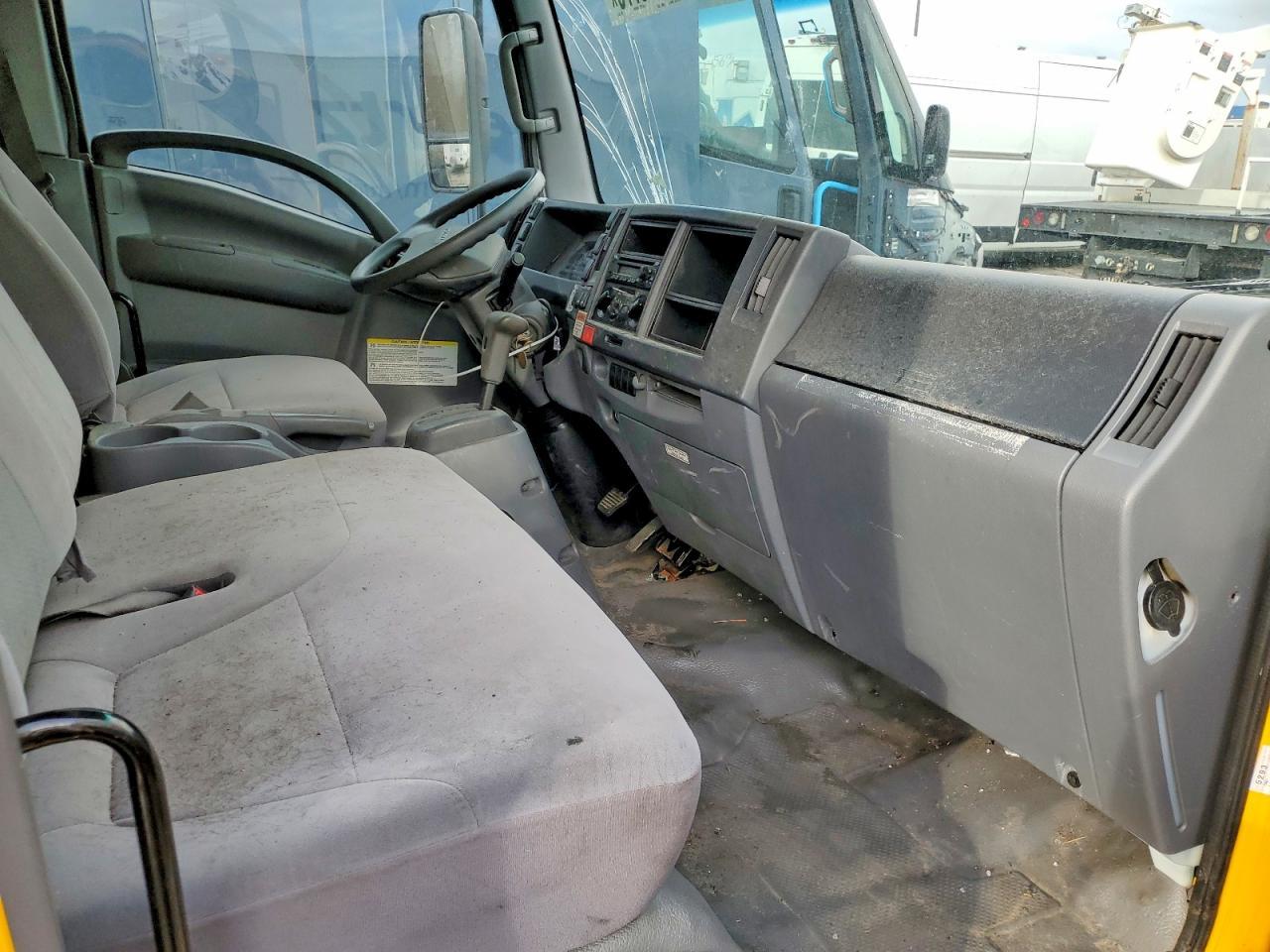 2021 Isuzu NPR HD BOX Truck
