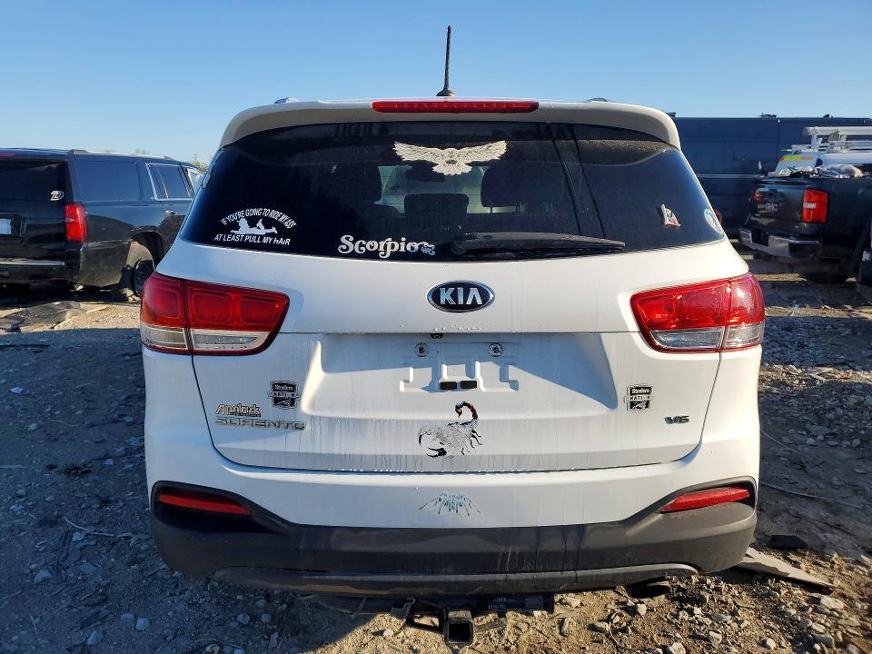 2017 KIA Sorento lx V6