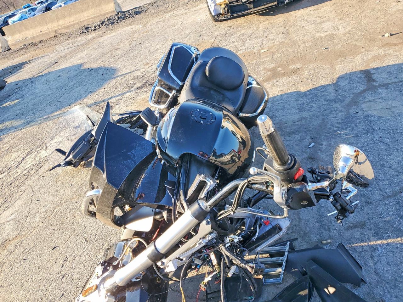 2015 Victory Cross Country Touring