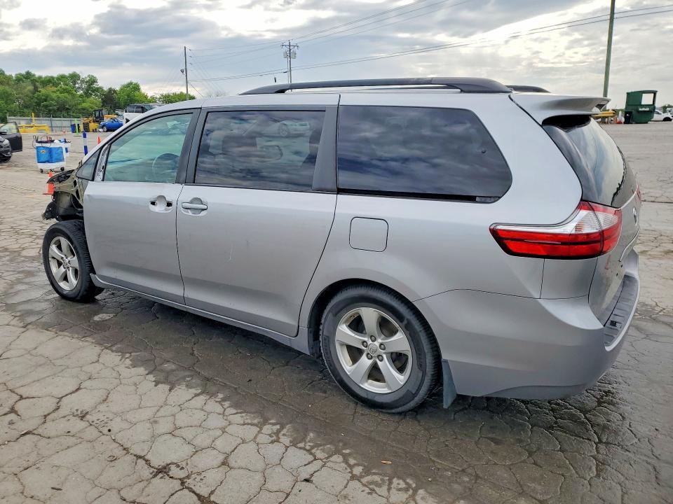 2017 Toyota Sienna le