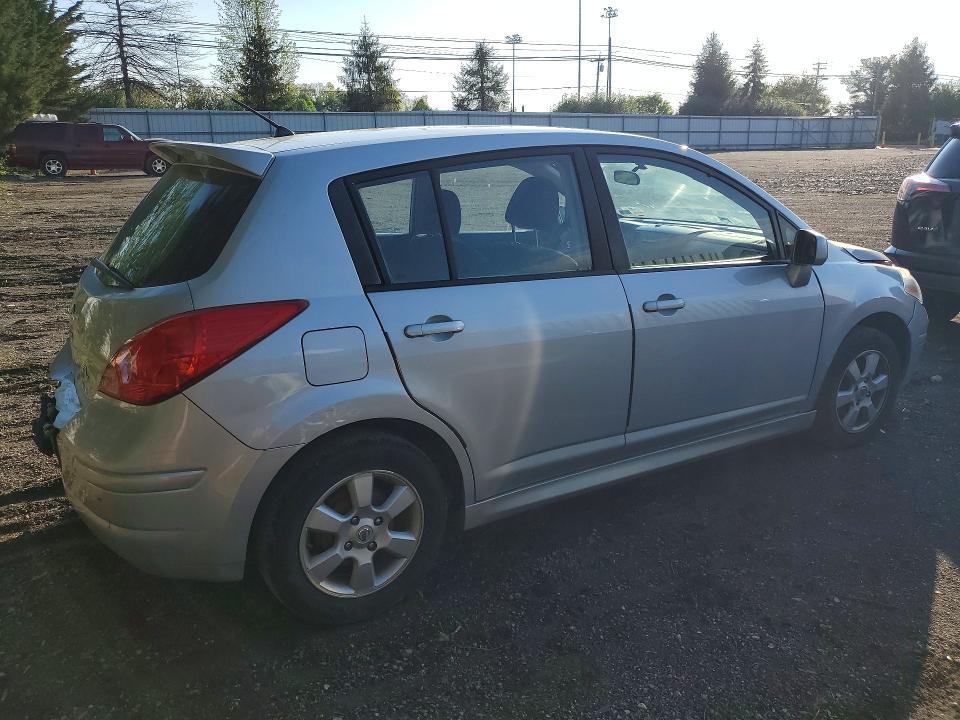 2010 Nissan Versa 1.8 s