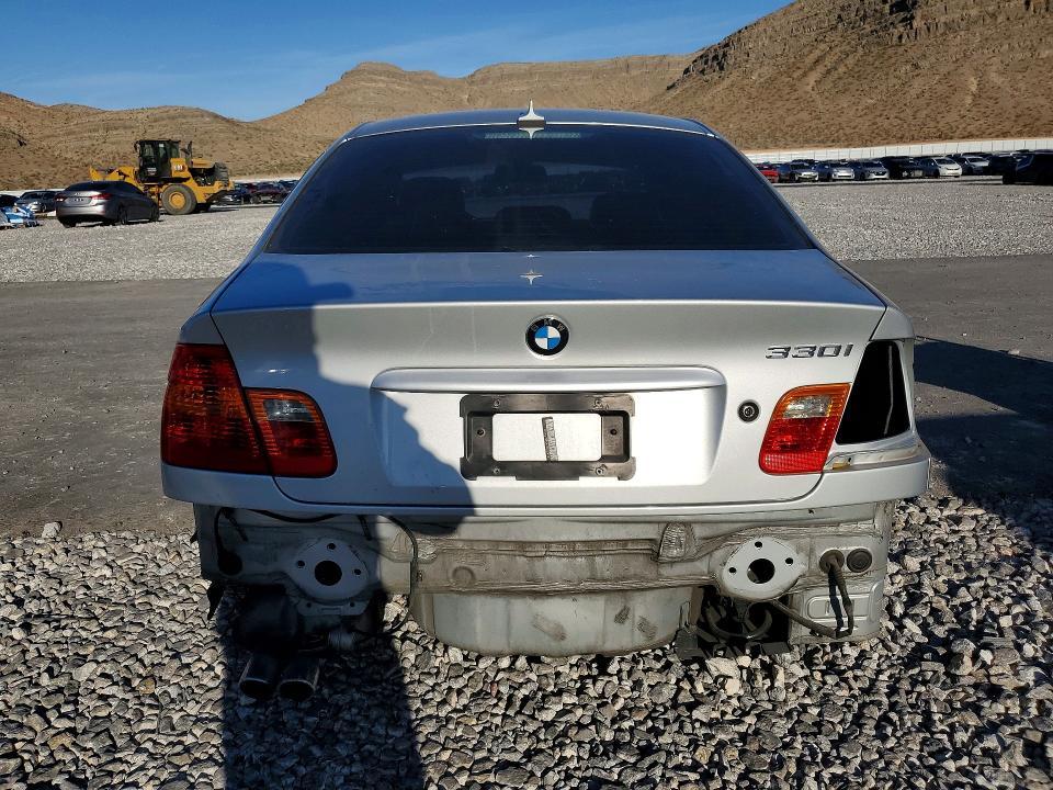 2004 BMW 330 i