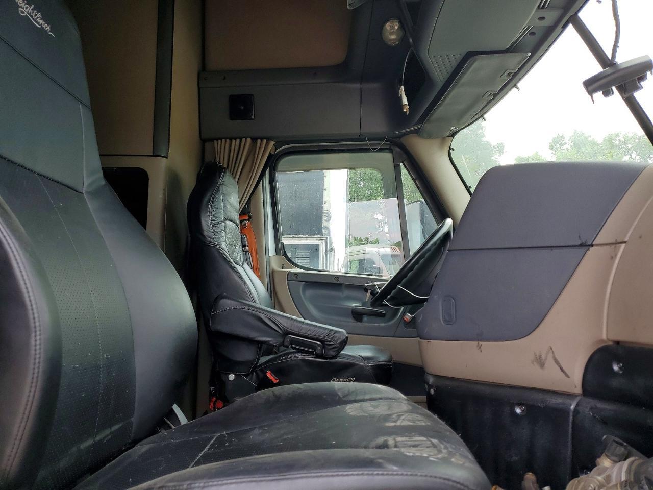 2016 Freigliner 2016 Freightliner Cascadia 125 Semi Truck