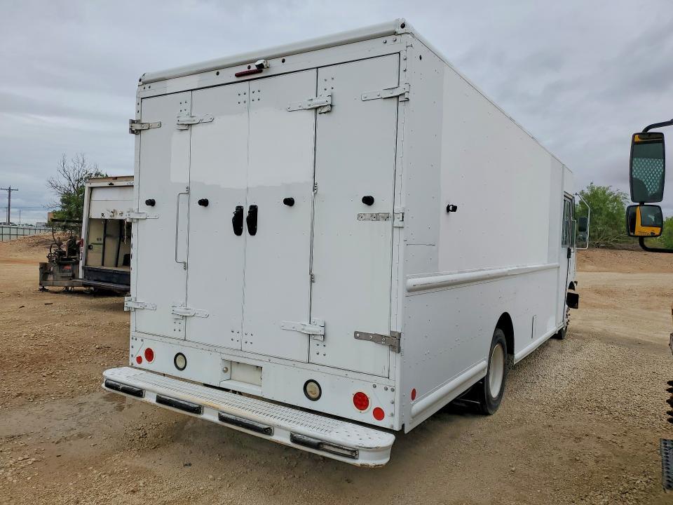 2013 Freightliner MT45 Chassis Delivery Truck