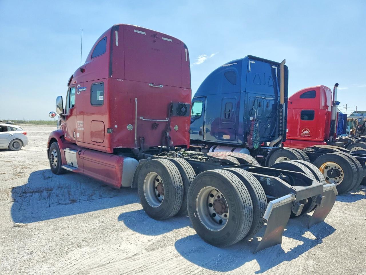 2016 Peterbilt 587 Semi Truck