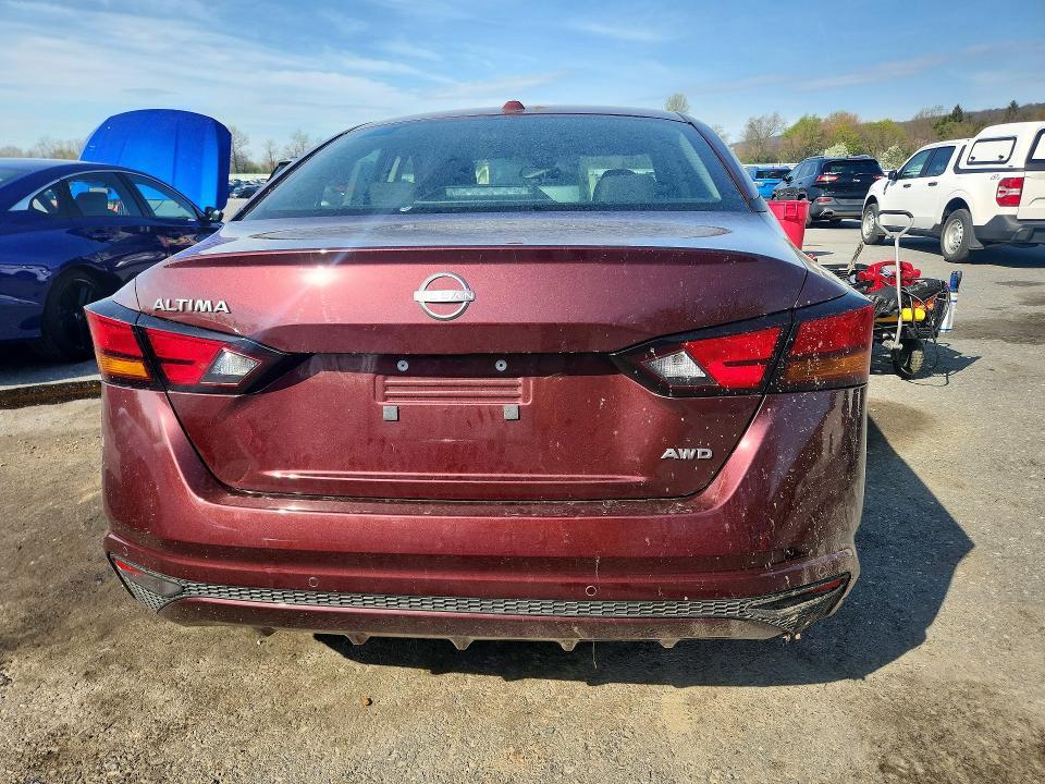 2025 Nissan Altima sv