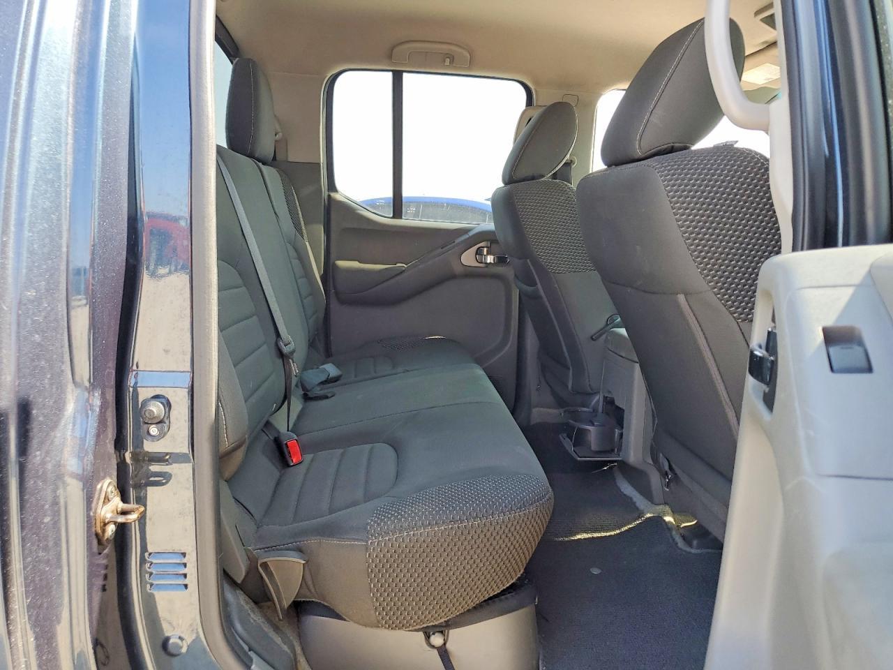 2016 Nissan Frontier Desert Runner