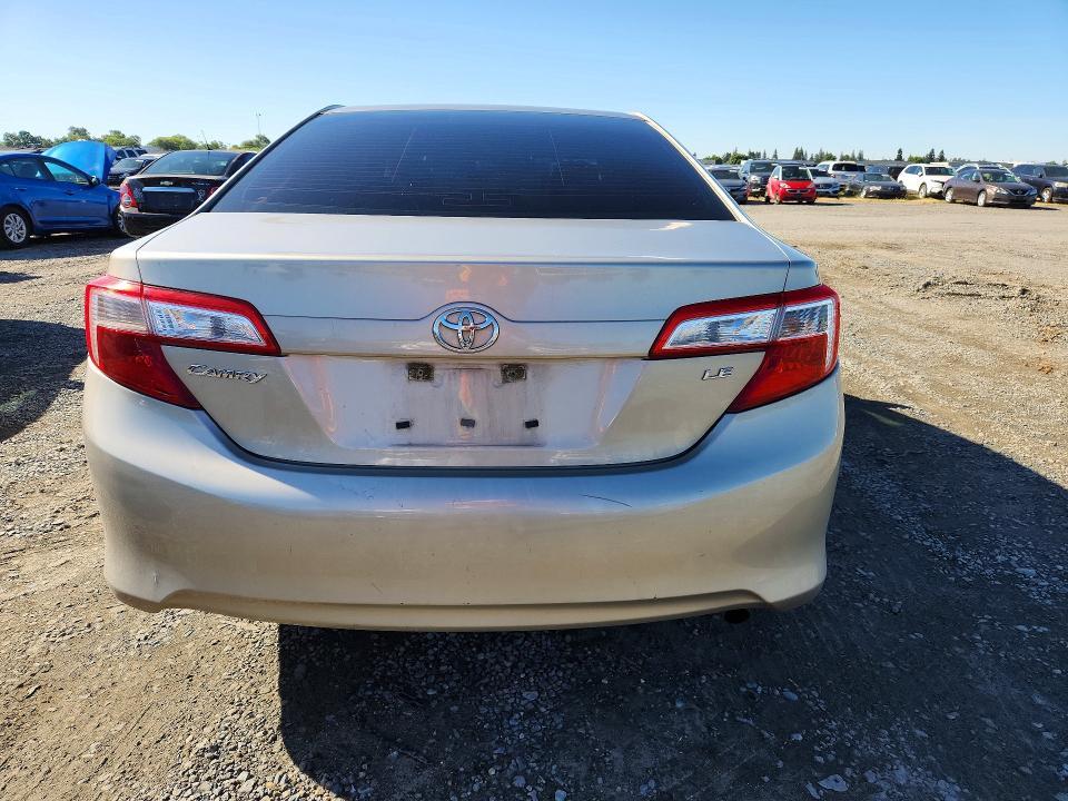 2014 Toyota Camry le