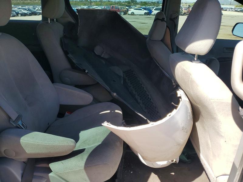 2012 Toyota Sienna Base 7-passenger