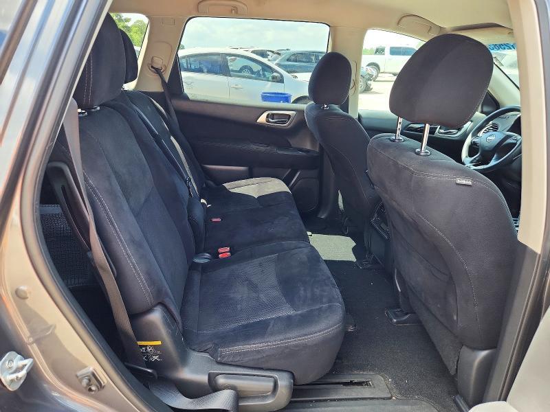 2015 Nissan Pathfinder s