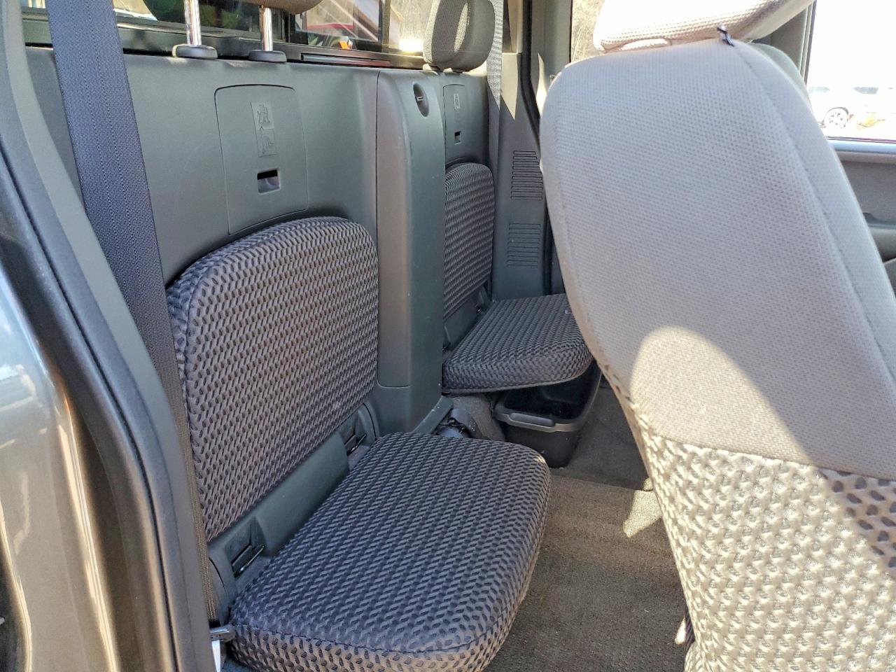 2016 Nissan Frontier SV V6