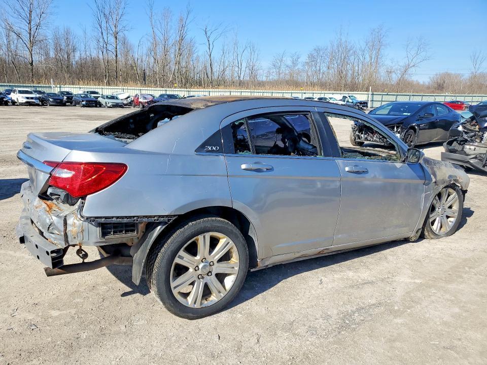 2013 Chrysler 200 lx