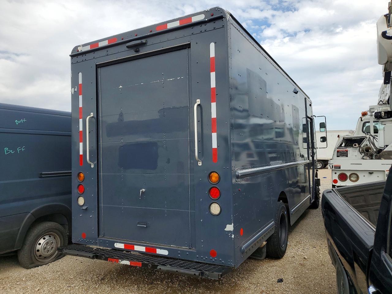 2020 Freightliner MT45G Chassis Delivery Truck