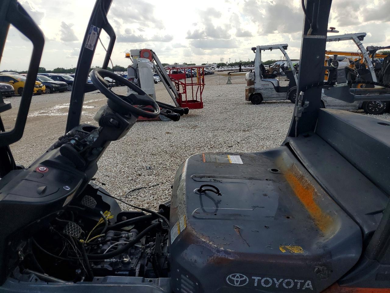2016 Toyt Forklift