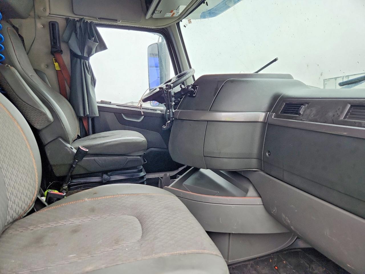 2020 Volvo VNL Semi Truck