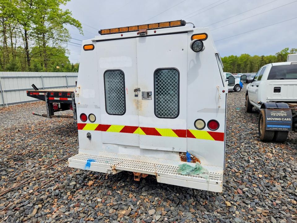 2014 Ford Econoline E350 Super Duty Cutaway Van