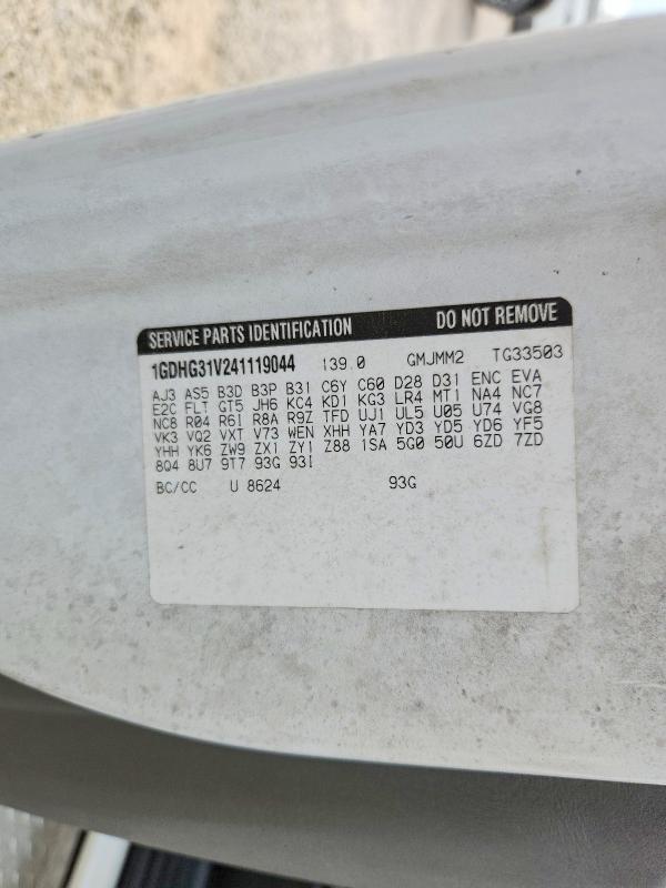 2004 GMC Savana Cutaway G3500