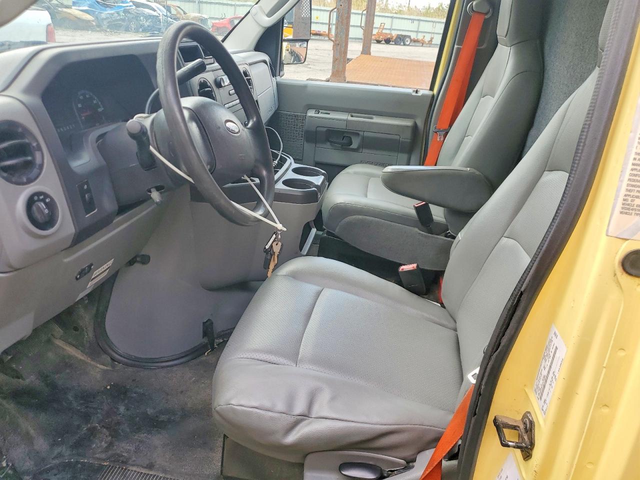 2019 Ford Econoline E450 Super Duty Cutaway Van
