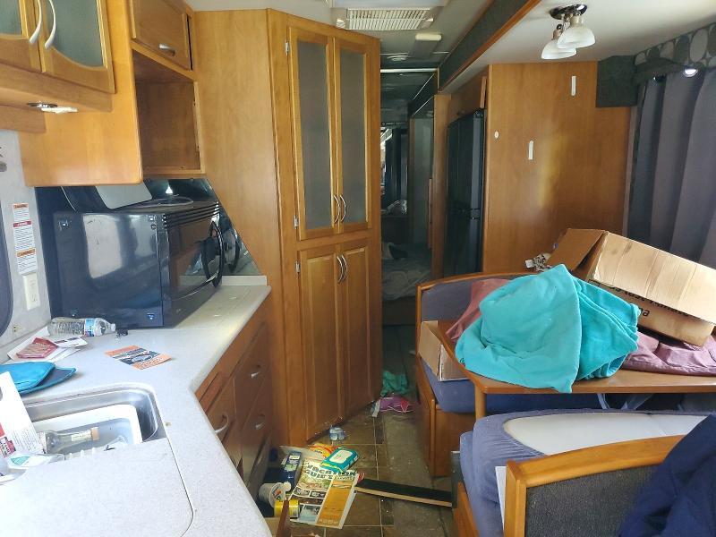 2005 Workhorse Custom Chassis Motorhome Chassis W22