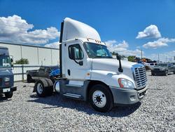 Salvage trucks for sale at Apopka, FL auction: 2016 Freightliner Cascadia 125 Semi Truck