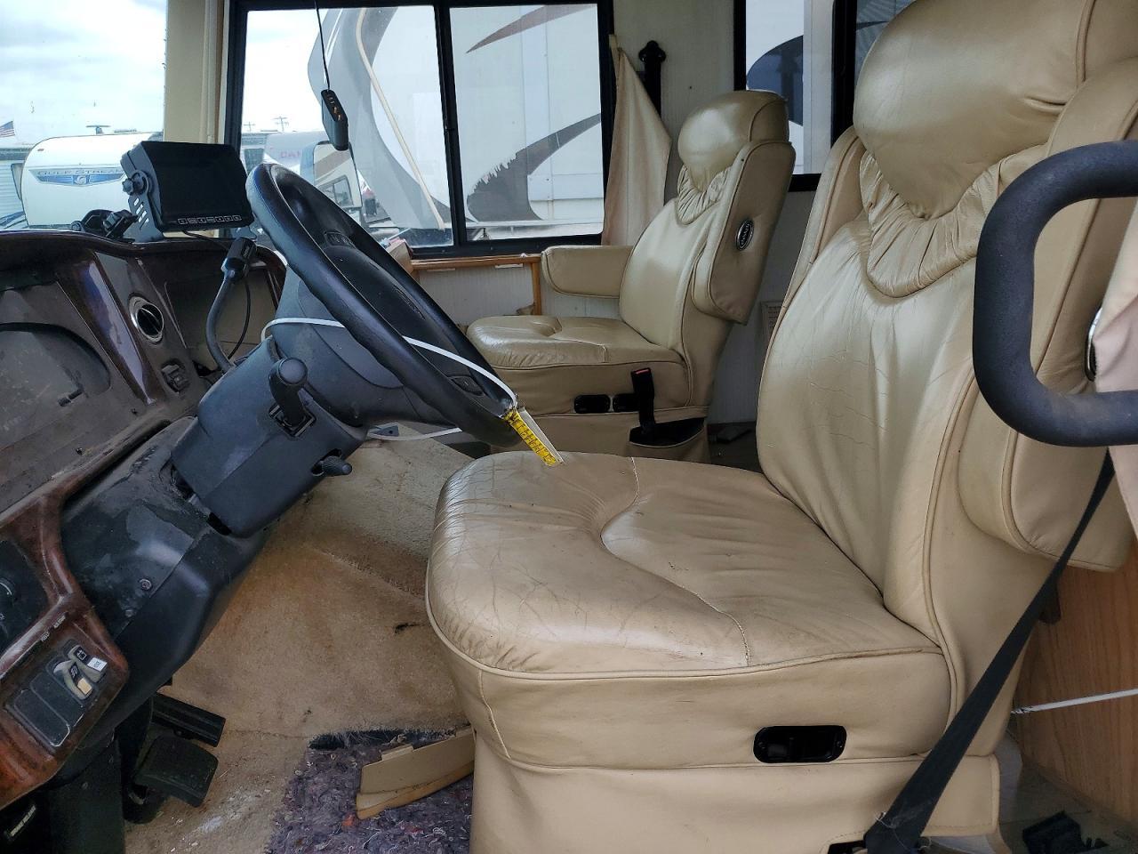 2000 Fleetwood Pace Arrow RV