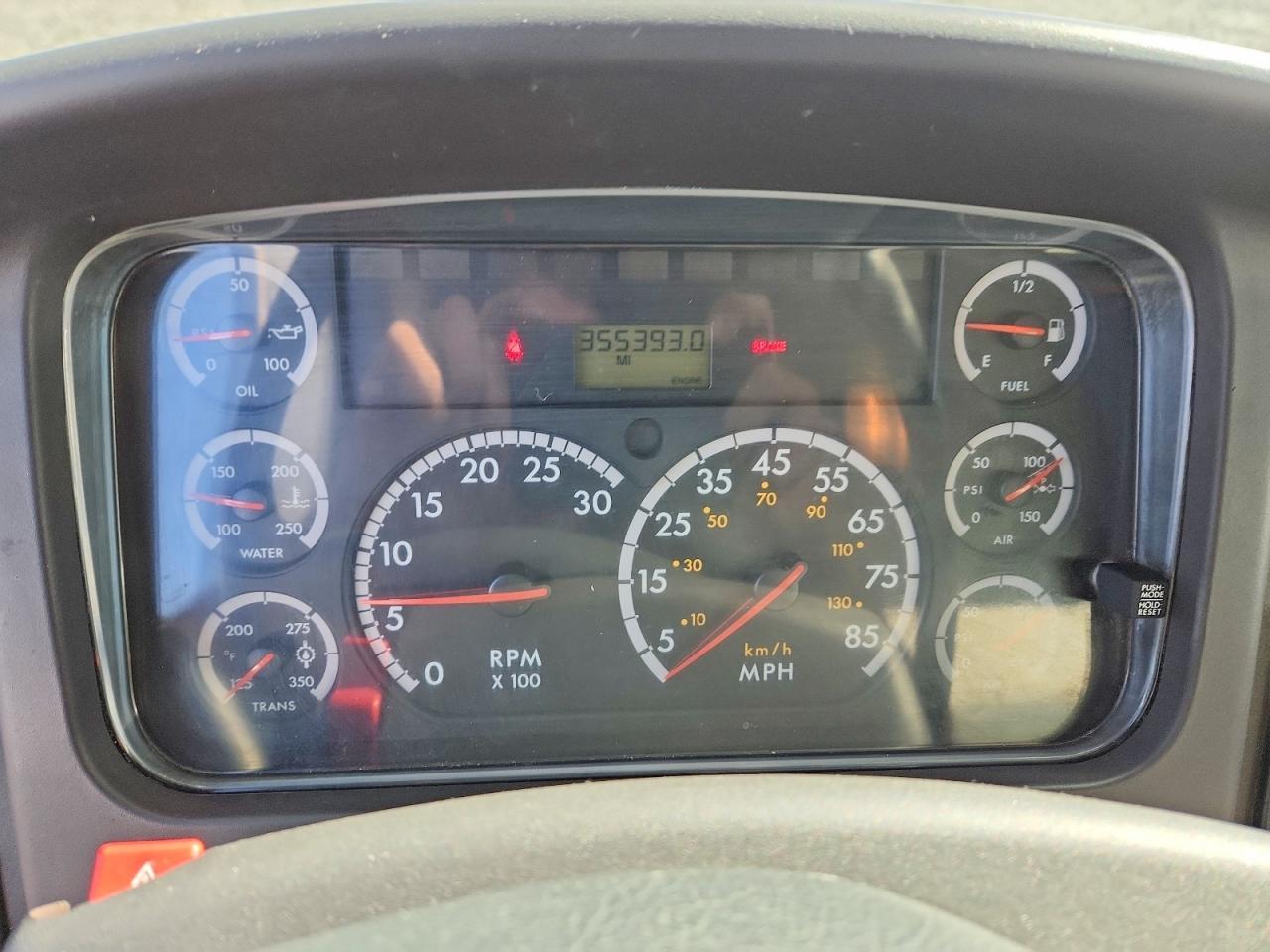 2007 Freigliner 2007 Freightliner Business Class M2 BOX Truck