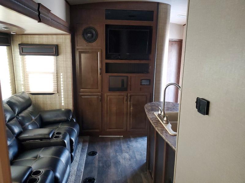 2017 Cruiser Rv Stryker Camper