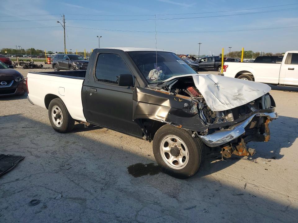 2000 Nissan Frontier xe