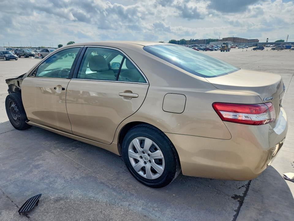 2010 Toyota Camry le