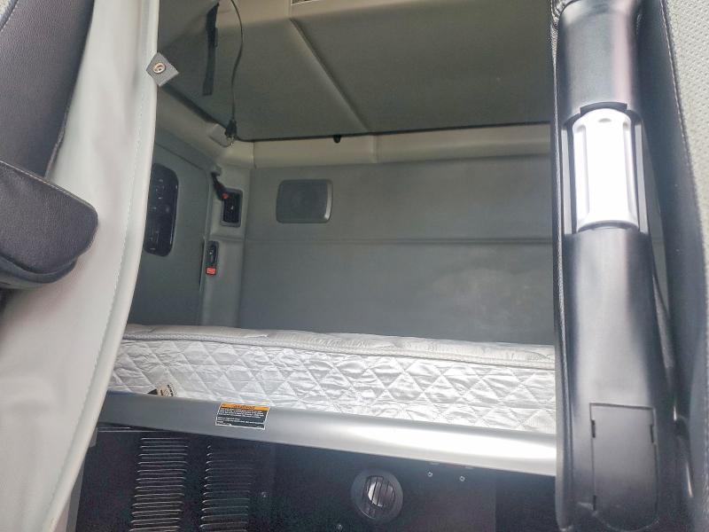 2020 Kenworth T680 Semi Truck