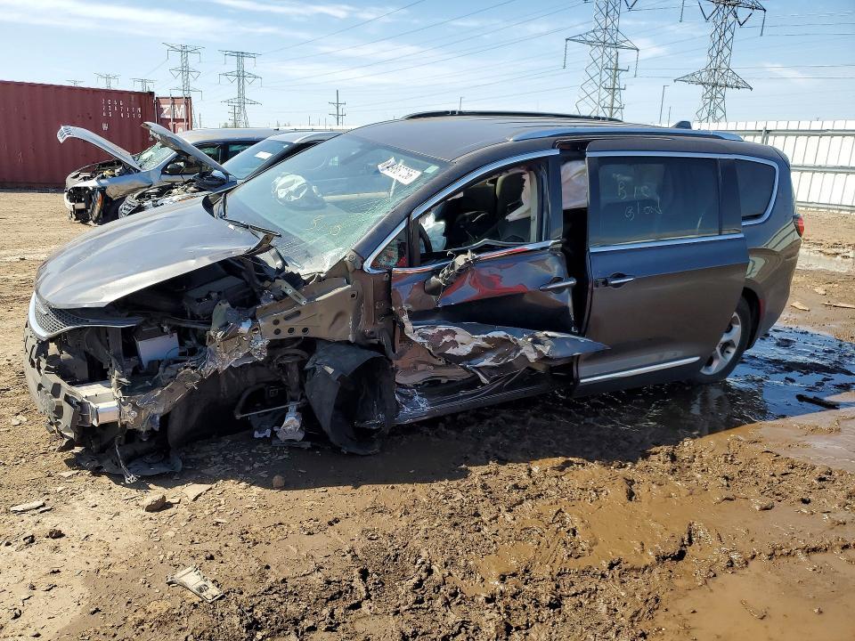 2017 Chrysler Pacifica Touring l Plus